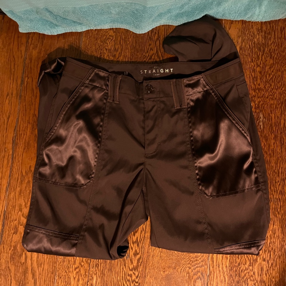 White House Black Market sateen straight crop size 10.